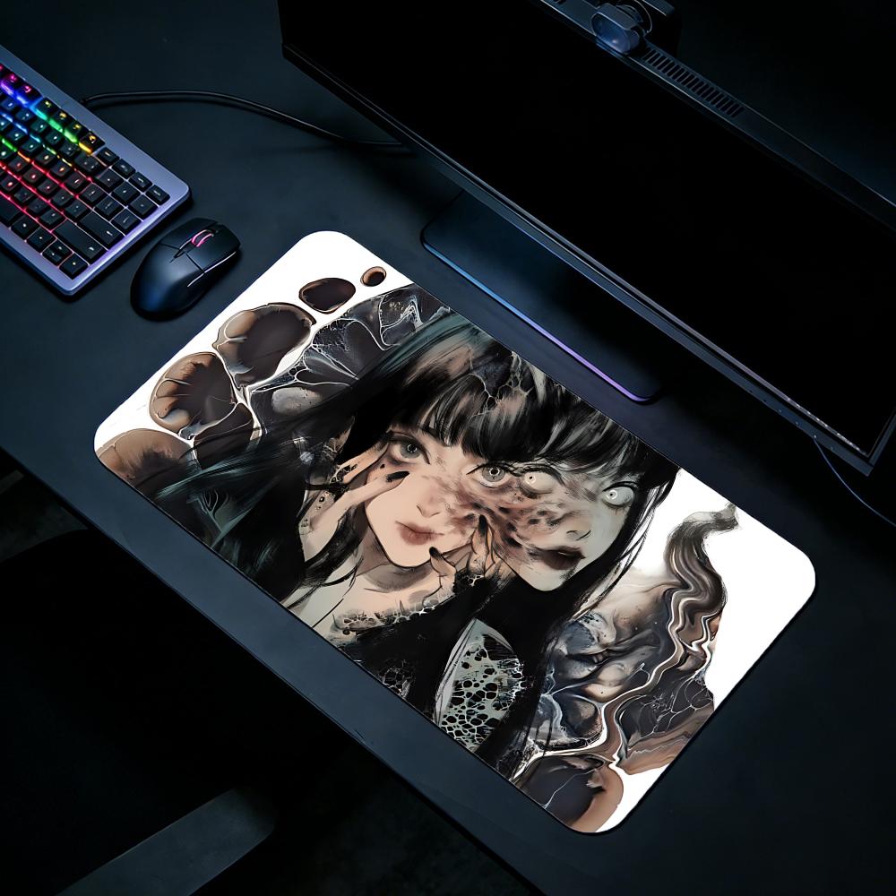 Gaming Mouse Pad JJunji Ito Co - Desk Setup With Laptop 리뷰 및 가격
